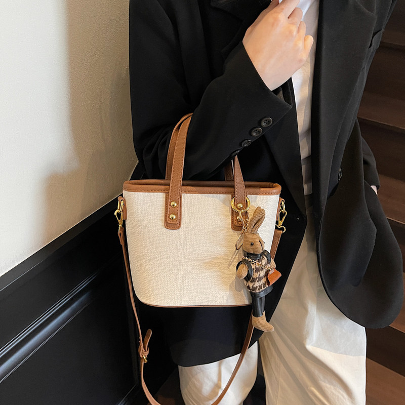 小众复古手提包包女2025新款春夏单肩斜挎包高级感时尚百搭水桶包,淘宝优惠券,粉丝福利购,淘宝优惠卷