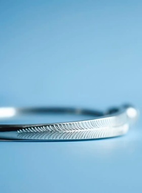 姜央原创风羽毛幸运吉拉纯银手镯