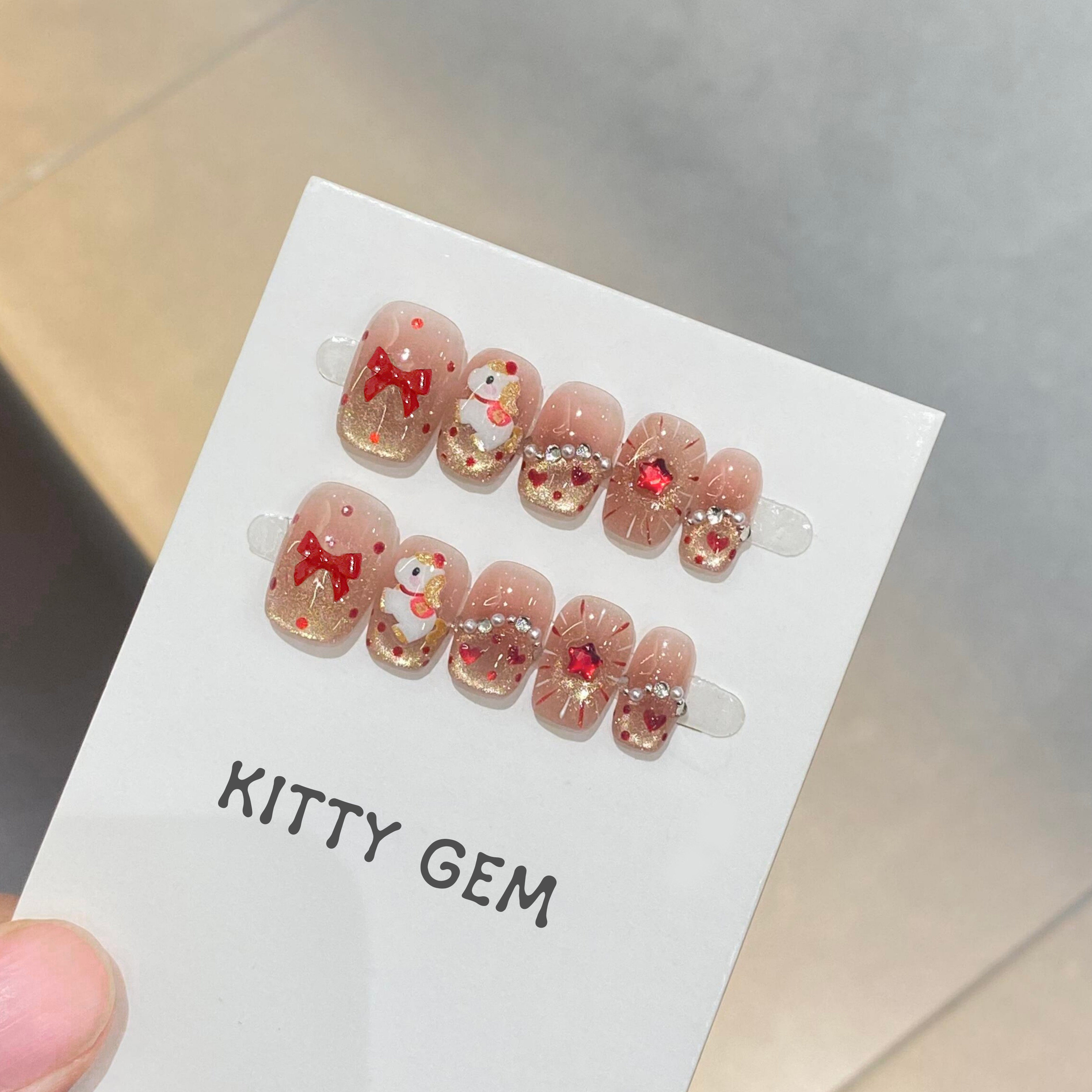 萌马当先美甲穿戴甲2025新款高级感可爱红色波点蝴蝶结指甲贴片,淘宝优惠券,粉丝福利购,淘宝优惠卷