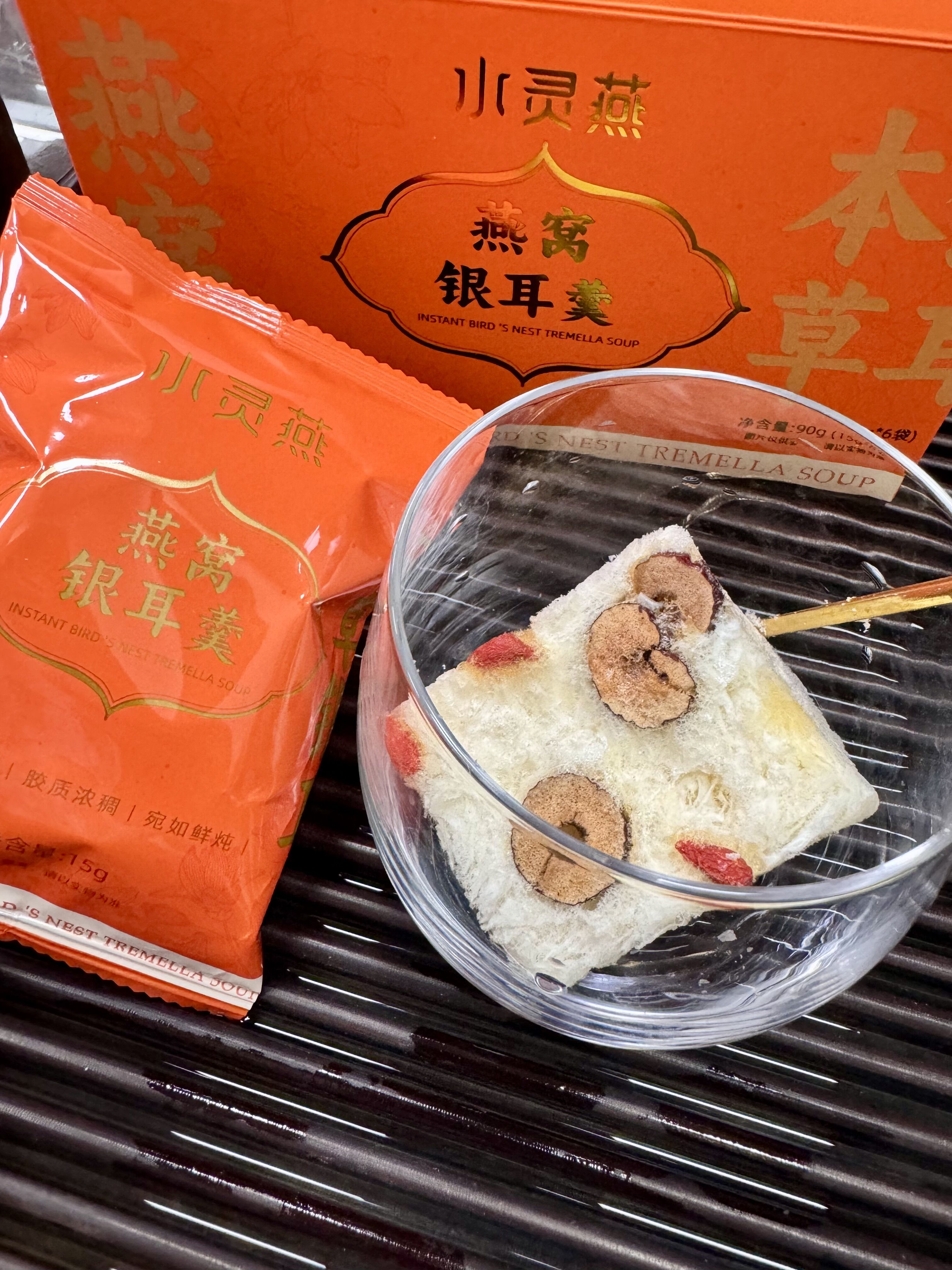 银耳羹燕窝饮早餐孕妇冲泡即食冻干官方正品旗舰店焖烧杯