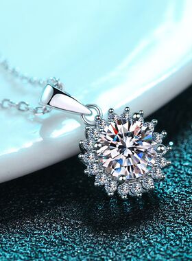 D色莫桑石925纯银镀铂金项链女50分1克拉3克拉吊坠太阳花女友礼物