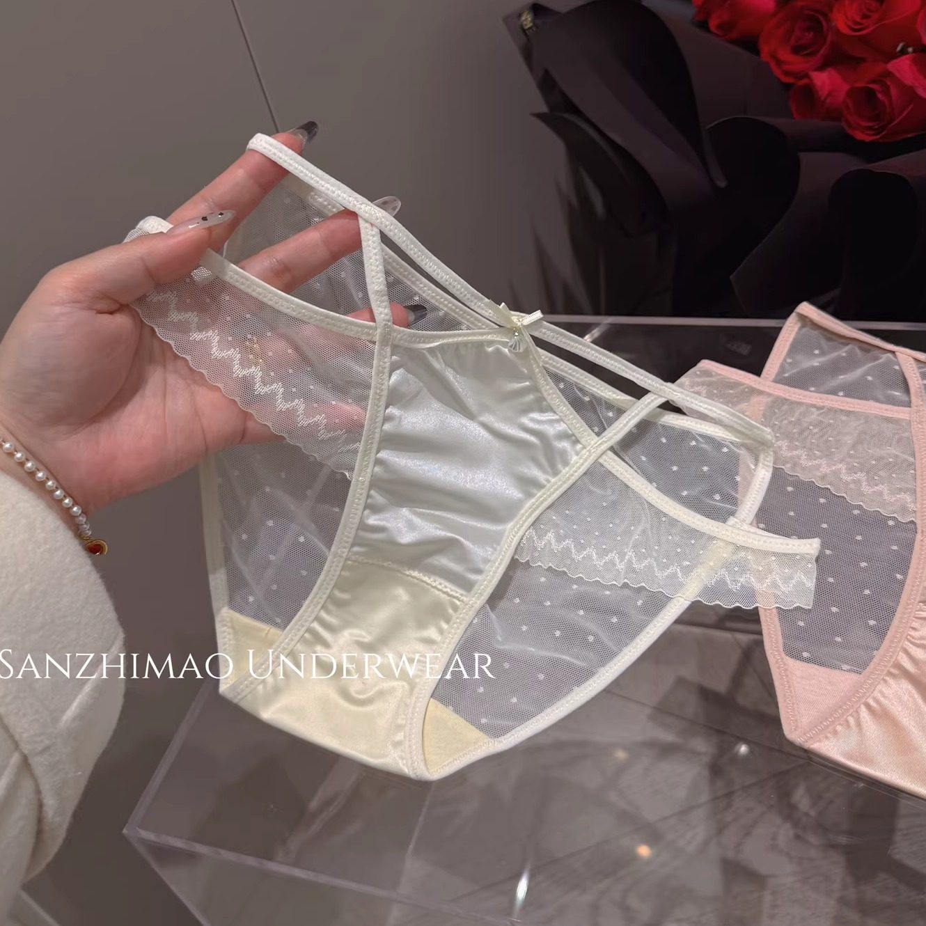 2026法式性感缎面蕾丝三角裤中腰女黑色镂空高开叉纯欲内裤棉档,淘宝优惠券,粉丝福利购,淘宝优惠卷