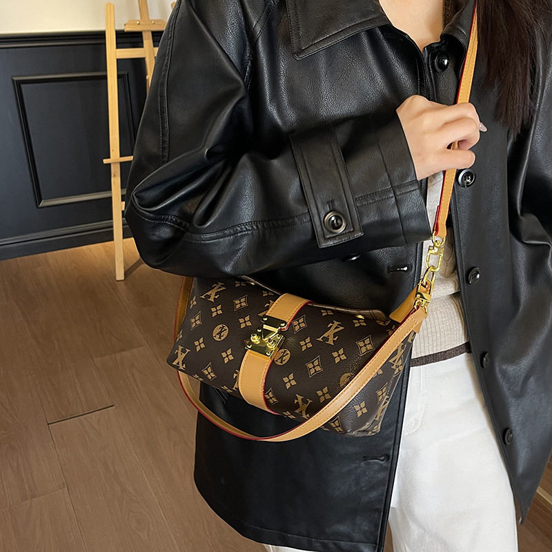 腋下单肩包跨境热销女包2026年新款斜挎老花牛角包两条肩带,淘宝优惠券,粉丝福利购,淘宝优惠卷