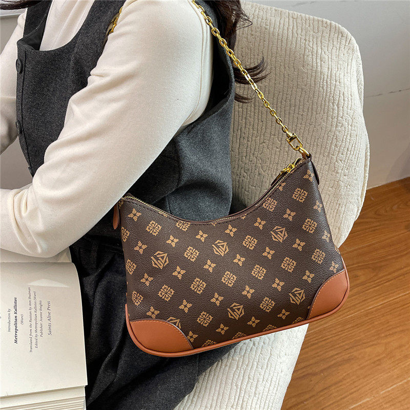 跨境热销女包感链条单肩包2026新款印花牛角包大容量斜挎包,淘宝优惠券,粉丝福利购,淘宝优惠卷