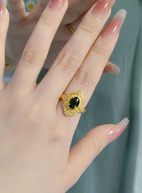 绿色宝石镶嵌戒指女复古