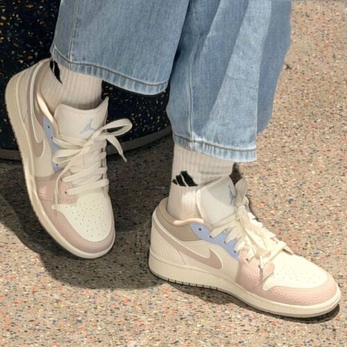 耐克 JordanAir Jordan 1 舒适百搭GS休闲低帮篮球鞋IV3219-161 - 图0
