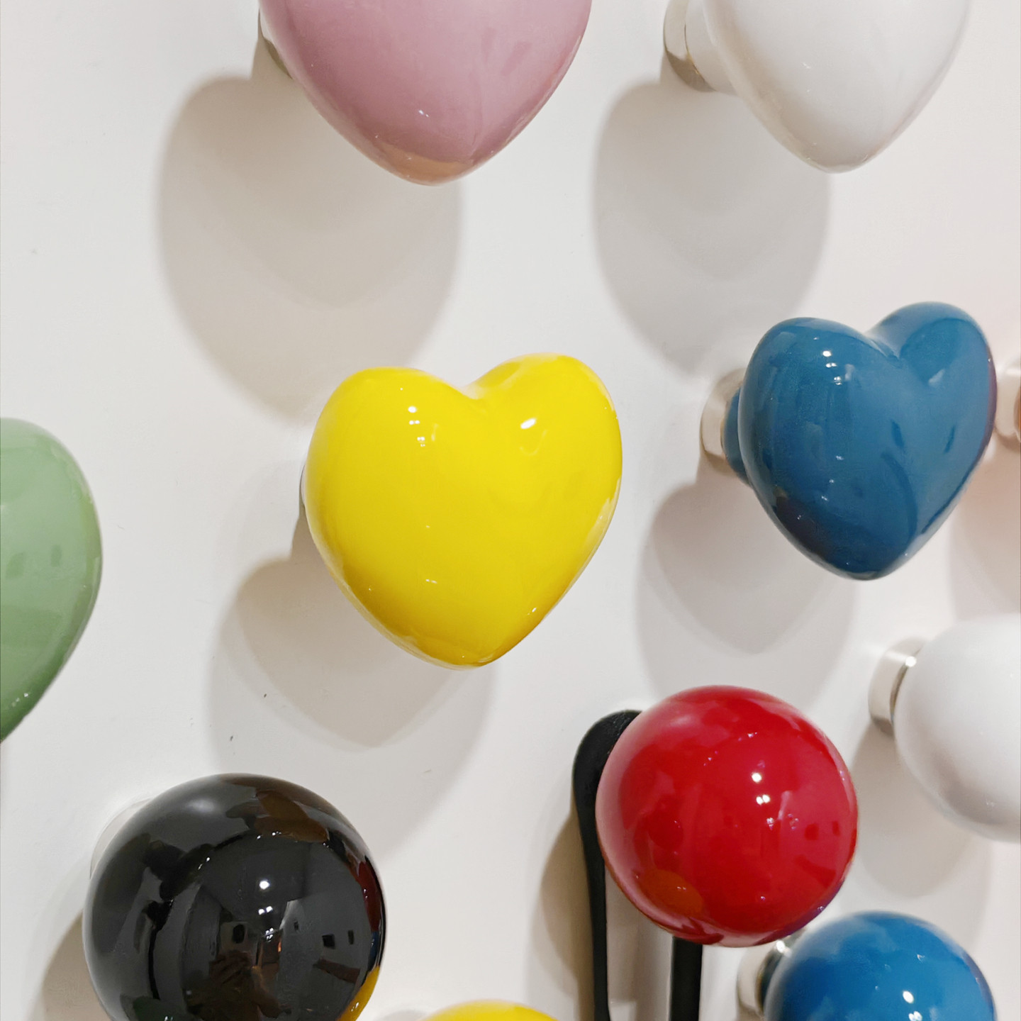 彩色陶瓷圆球强力磁吸挂钩装饰冰箱贴爱心收纳挂架洞洞板入户磁贴,淘宝优惠券,粉丝福利购,淘宝优惠卷