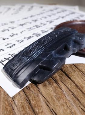 玉有真情墨玉籽料锦灰堆手把件