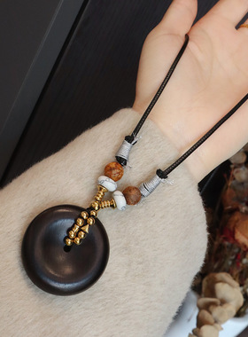 国风天然檀木平安扣吊坠新中式长款秋冬毛衣链钛钢不掉色长款项链