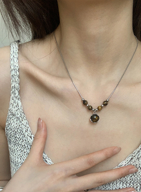 复古美拉德风虎眼石锁骨链百搭