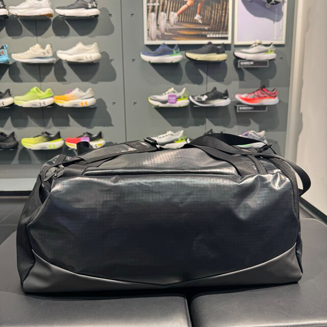 Under Armour UA ການຝຶກອົບຮົມການອອກກໍາລັງກາຍຂອງຜູ້ຊາຍແລະແມ່ຍິງເດີນທາງຖົງບ່າກິລາທີ່ມີຄວາມຈຸຂະຫນາດໃຫຍ່ 1384669