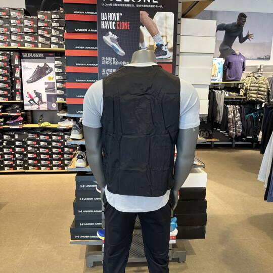 安德玛 UA男士春夏户外休闲训练梭织速干运动马甲 1382877