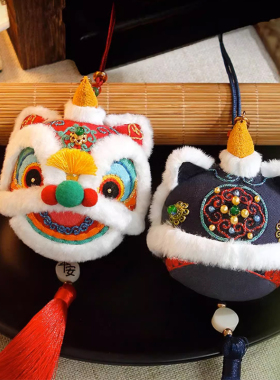 成品醒狮刺绣纯手工平安符香囊中国风平安福车挂送男友闺蜜礼物