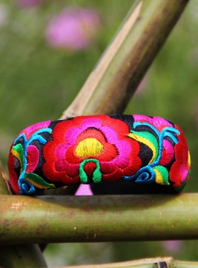 女民族风文艺绚丽绣花活口手镯