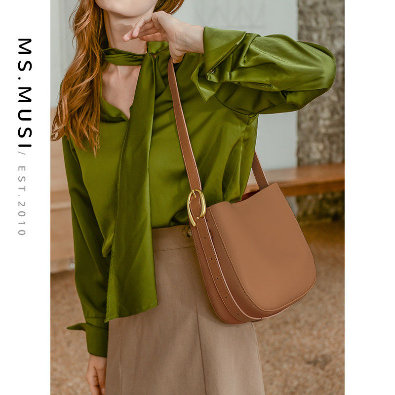 暮思小姐女2021秋冬款单肩斜跨包 暮思小姐箱包女士包袋