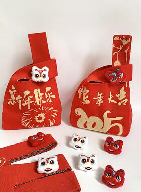 新年醒狮毛绒胸针包包装饰挂件