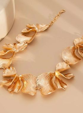 Elegant Ginkgo Leaves Half Flower Choker Necklace for Women