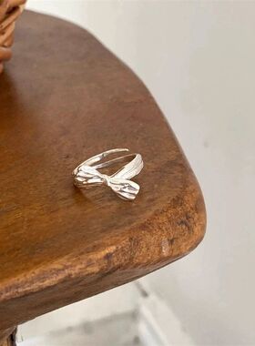 Texture Bow Ring Unique Temperament Fashionable Elegant Irre