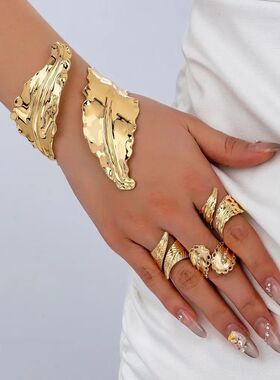 2PCS Vinage Fashion Folded Leaf Bracele Spiral Opening Adjus