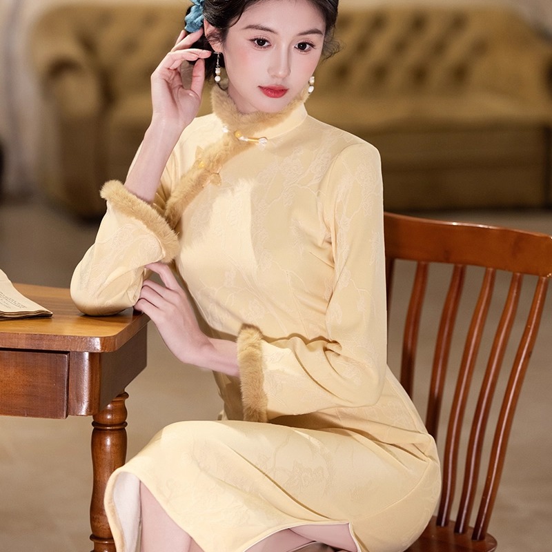 2025秋冬新品黑色毛领保暖日常中长款小个子旗袍复古修身加绒加厚 - 图3