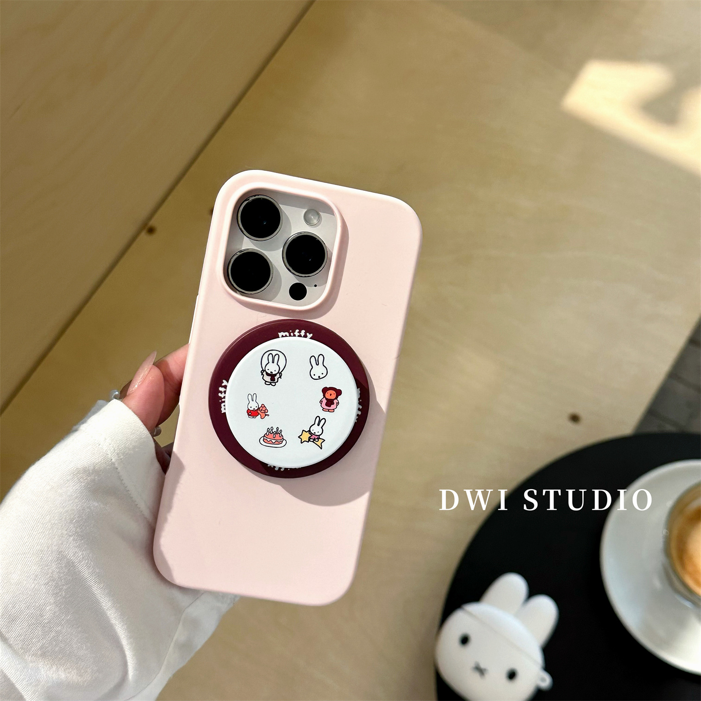 DWI STUDIO可爱粉棕米菲磁吸支架手机壳17promax全包AI按键适用苹果16promaxiPhone16液态硅胶壳15/14 - 图0