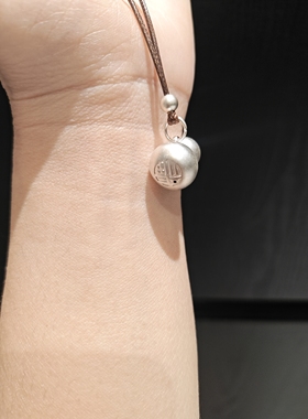 最后一个24乘12m99足银葫芦配皮绳空心吊坠项链毛衣链