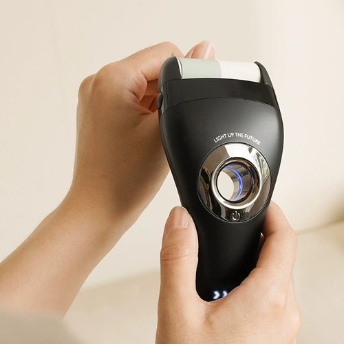 Qi Электрический моделирование ногтевых ногтей.