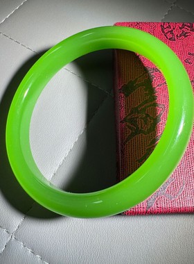 仿马来玉手镯青绿色细圆条玉镯子