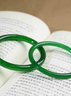 冰玛瑙玉髓极细帝绿叮当圆条手镯