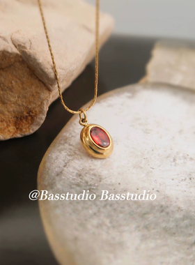 Basstudio中古风锆石项链椭圆吊坠复古高级感钛钢镀18k金锁骨链