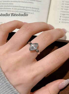 Basstudio小众设计马眼钻戒指女百搭日常戴不撞款简约素圈食指戒