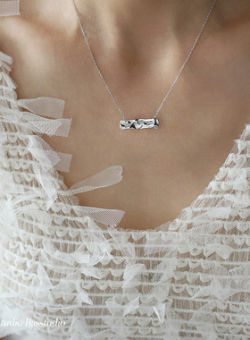 Basstudio古法捶打纹长条小金条山海不规则几何锁骨链 钛钢项链