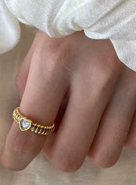 简约精致甜美气质高级感爱心锆石戒指轻奢气质小众个性设计感手饰