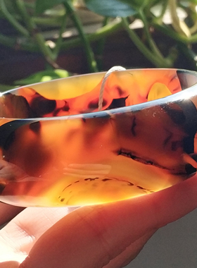 玛瑙印象 经典巴西老红料金鱼喝水满景玛瑙景镯58mm