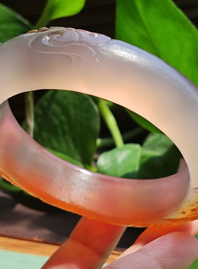 金凤凰 纯天然巴西老料玛瑙雕刻手镯高冰玻璃种强荧光金光凤凰 58