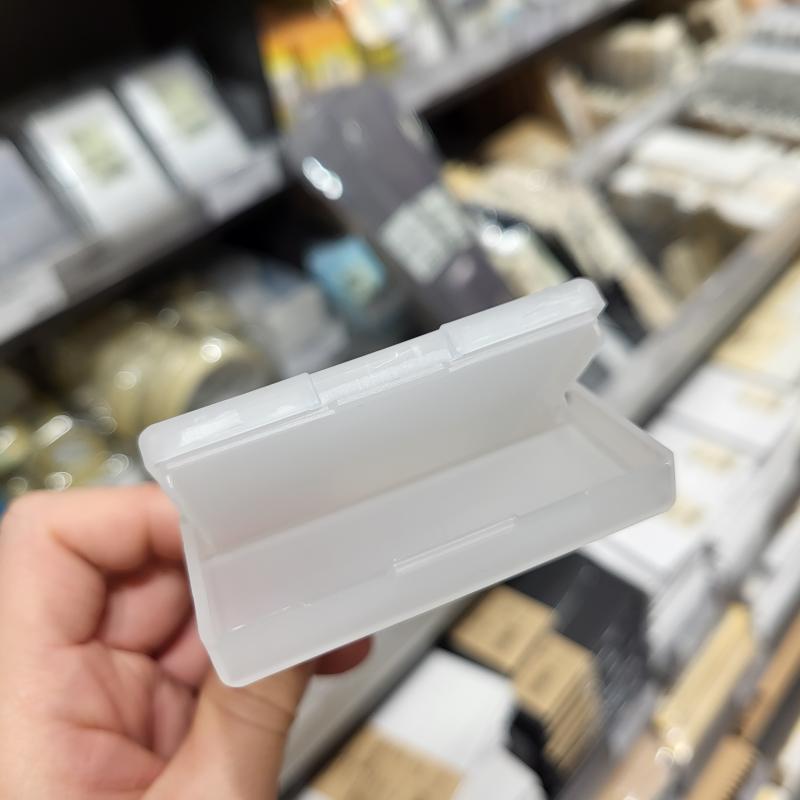 香港正品 无印良品MUJI  PP 卡片 咭片盒 /名片套  約30枚