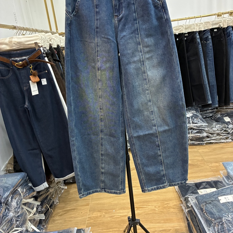 艾拿2025冬款55091蓝色抓毛高腰送皮带时尚直筒阔腿牛仔弯刀裤潮 - 图1