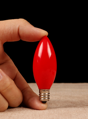 仿古红色灯泡，造型光滑