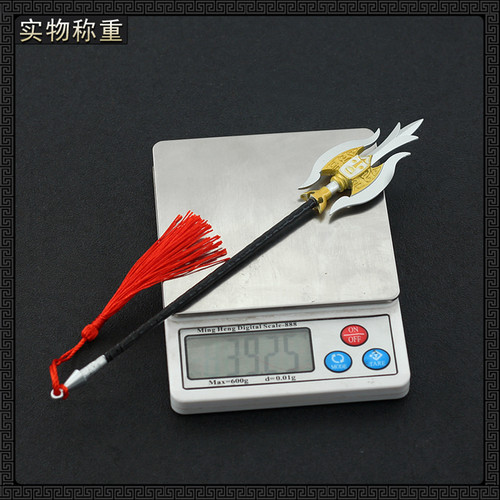 2012版隋唐演义影视宇文成都凤翅镏金镗金属模型合金摆件玩具22cm - 图1
