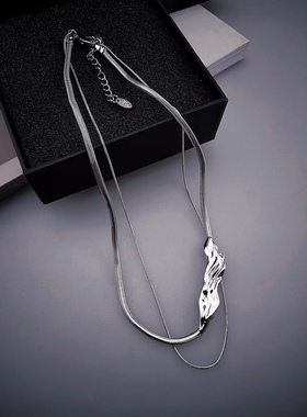 欧美时尚个性潮酷轻奢冷淡金属风项链新款简约洋气高级设计感颈链