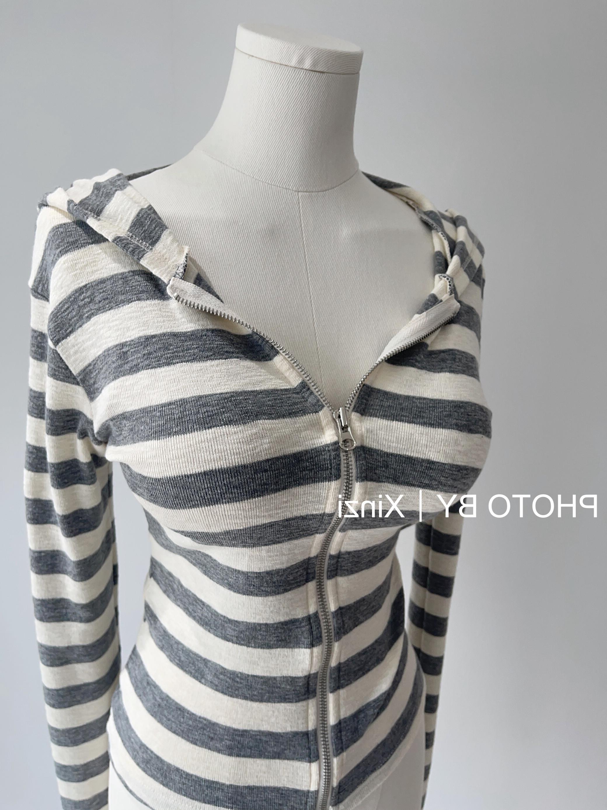 现货~51STUDIO自制秋冬新款连帽针织罩衫修身运动毛衫外套 - 图3