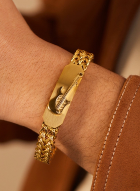 新款时尚气质钛钢金色吉他手链男生歌手摇滚音乐队粗链子手镯霸气