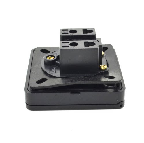 IP44巴西工业AC防水插座 20A 250V巴西户外园林灯具翻盖防水插座 - 图1
