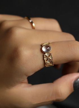 玛瑙戒指复古风蕾丝鸽子蛋白玉髓精湛工艺设计感轻奢