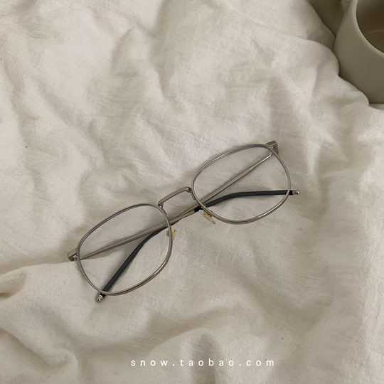 Сетчатая оправа для очков знаменитостей вогнутой формы в обществе без макияжа выглядит стройнит