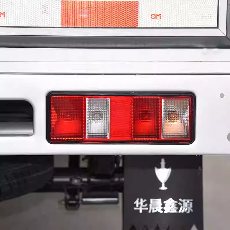 适配华晨鑫源金杯T30T32T50T52S后尾灯总成货车倒车刹车灯泡配件 - 图1