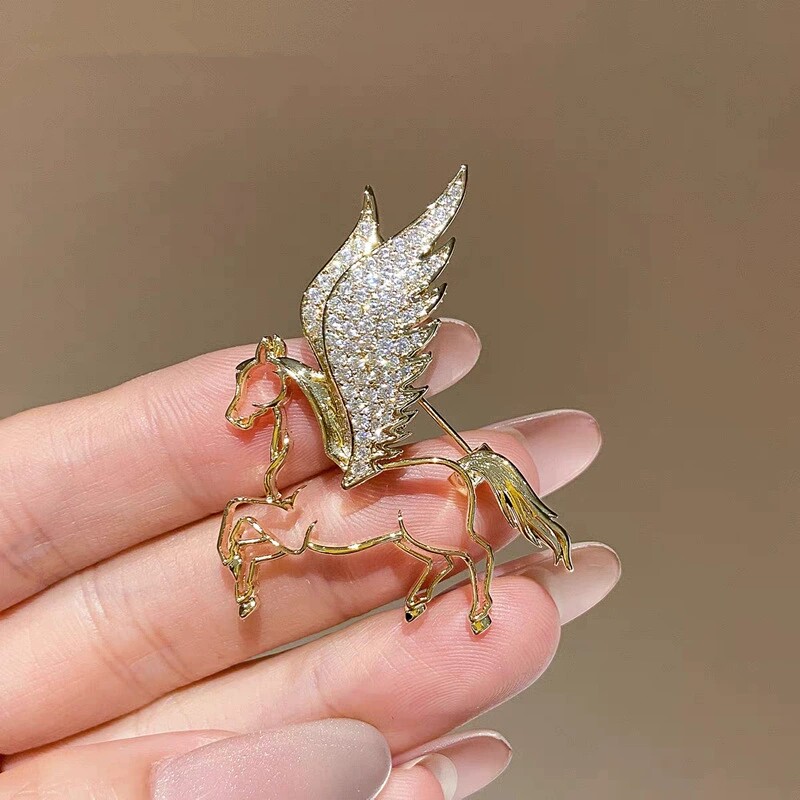 新款轻奢飞马胸针女高档复古镶钻骏马胸花西装别针衣服时尚配饰,淘宝优惠券,粉丝福利购,淘宝优惠卷