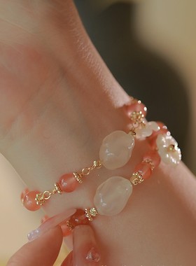 玲珑兔荔枝冻趴趴兔手链南红玛瑙