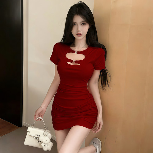性感辣妹缕空卡扣设计感短袖连衣裙女小众纯欲风修身显瘦包臀短裙 - 图0