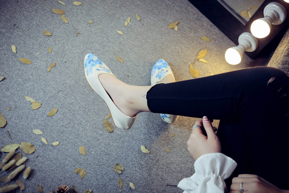 2020新款尖头时尚女单鞋 牛筋底内增高民族风绣花鞋 坡跟布鞋婚鞋,淘宝优惠券,粉丝福利购,淘宝优惠卷